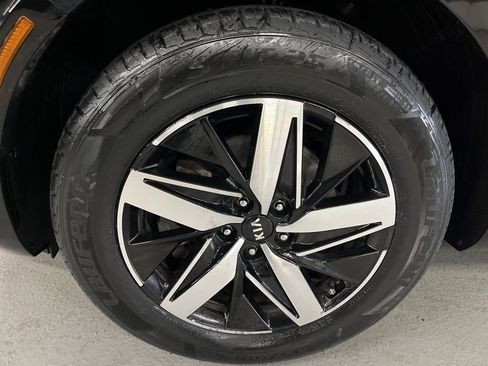 Used 2021 Kia Sorento S w/ Panoramic Sunroof Package image 5