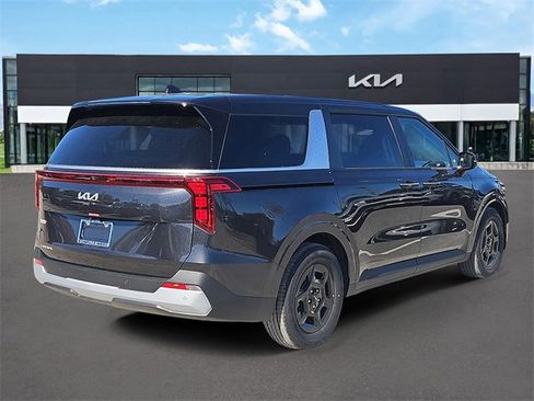 New 2026 Kia Carnival LXS image 4