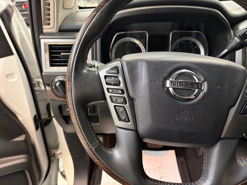 Used 2017 Nissan Titan Platinum Reserve AWD/4WD image 14