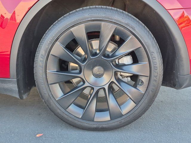 Used 2024 Tesla Model Y Long Range AWD/4WD image 24