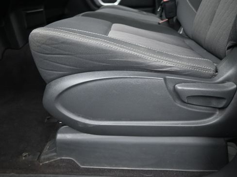 Used 2024 Nissan Titan SV w/ Accessory Utility Package image 11