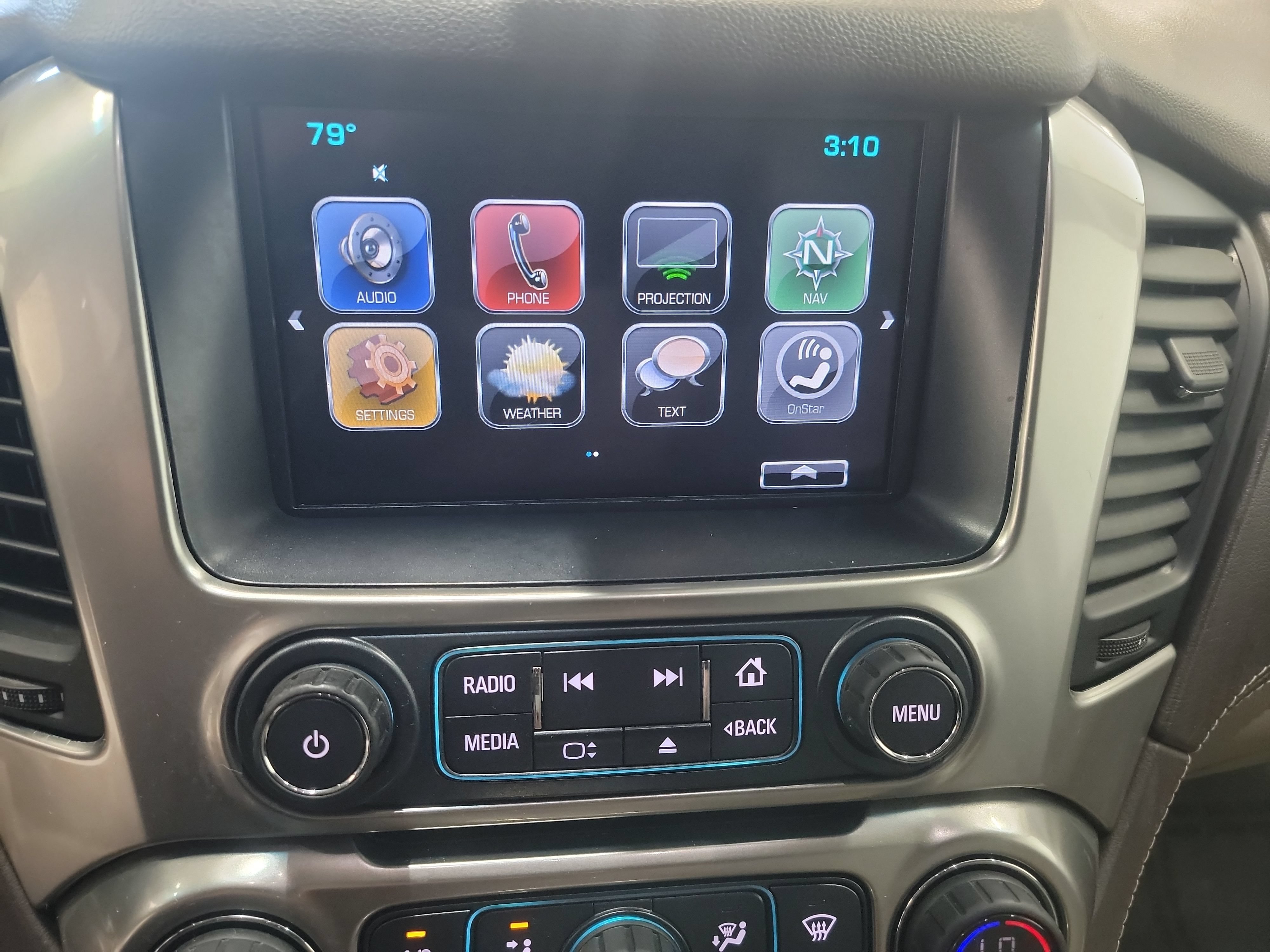 Used 2018 Chevrolet Suburban Premier AWD/4WD image 22