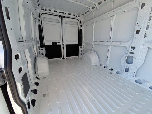 New 2026 RAM ProMaster 2500 w/ Quick Order Package 22G SLT image 13