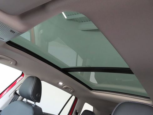 New 2025 Volkswagen Atlas SE image 21