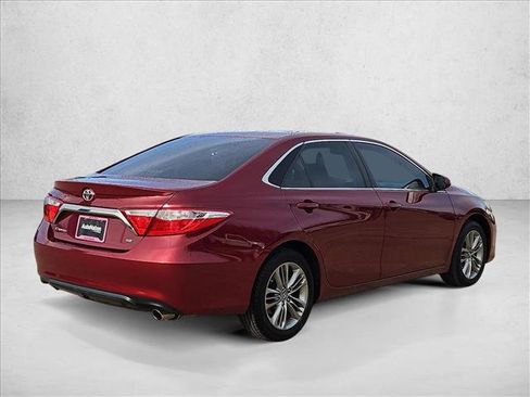Used 2017 Toyota Camry SE image 5