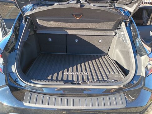 Used 2025 Toyota Corolla SE image 13