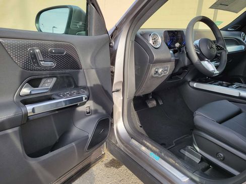 Used 2025 Mercedes-Benz EQB 350 4MATIC SUV image 20