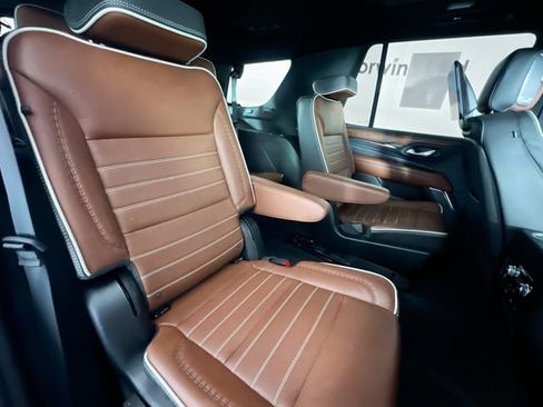 Used 2024 GMC Yukon Denali Ultimate AWD/4WD image 18