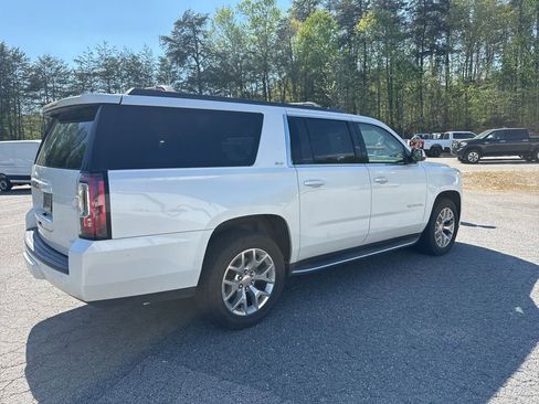 Used 2017 GMC Yukon XL SLT w/ Open Road Package image 9