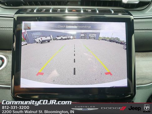 New 2025 Jeep Grand Cherokee Limited image 16