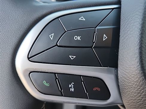 New 2026 Chrysler Pacifica Select image 30