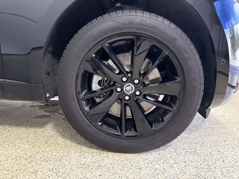 Certified 2026 Jaguar F-PACE R-Dynamic S AWD/4WD image 9