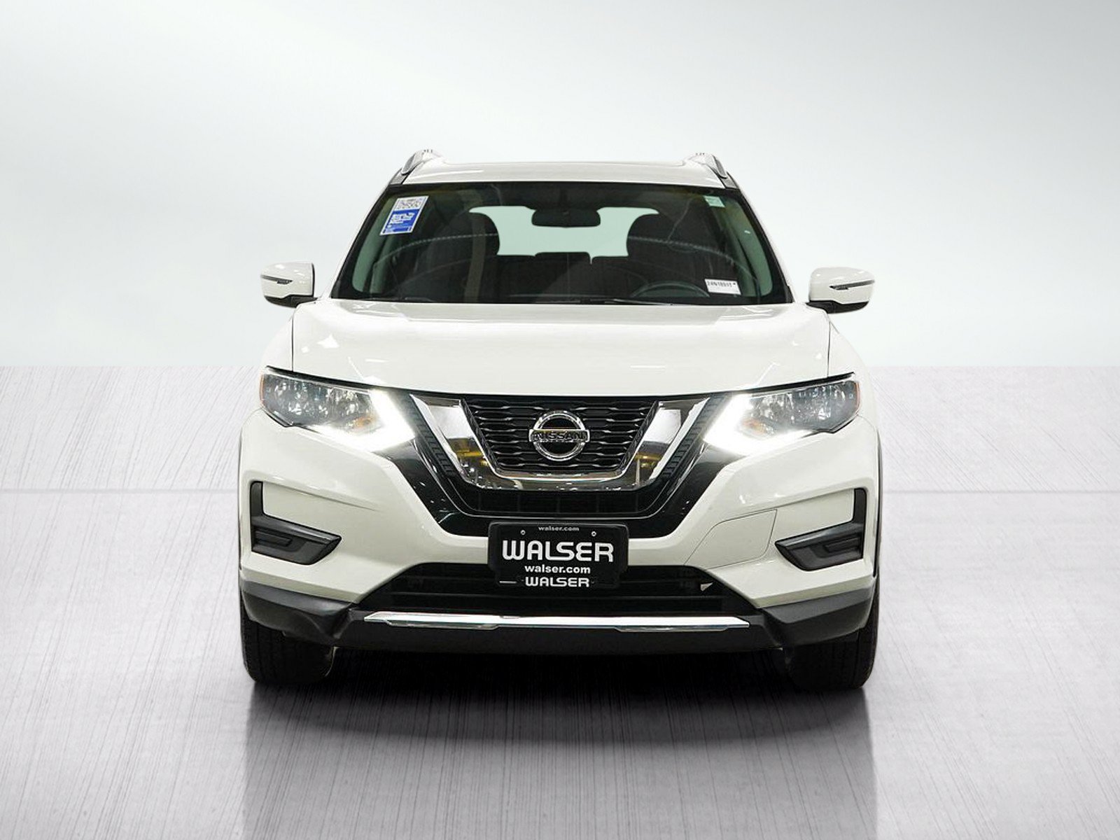 Used 2017 Nissan Rogue SV AWD/4WD image 9