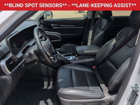 Used 2025 Kia Telluride S FWD image 10