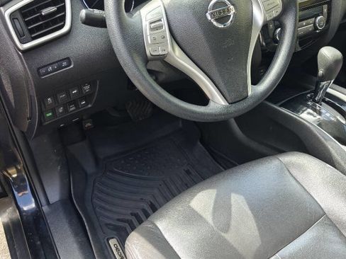 Used 2016 Nissan Rogue SV w/ SV Premium Package image 8