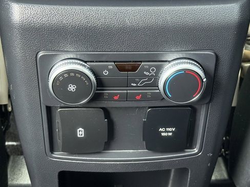 Used 2020 Ford Explorer Limited image 21