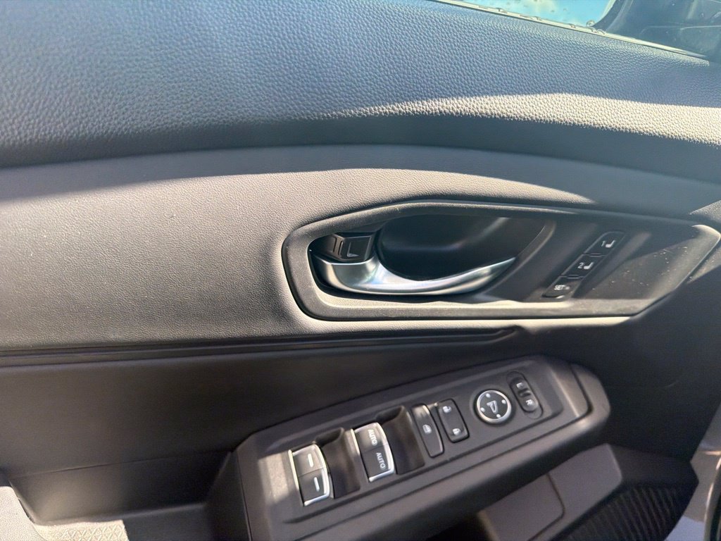 Used 2024 Honda Accord EX-L image 11