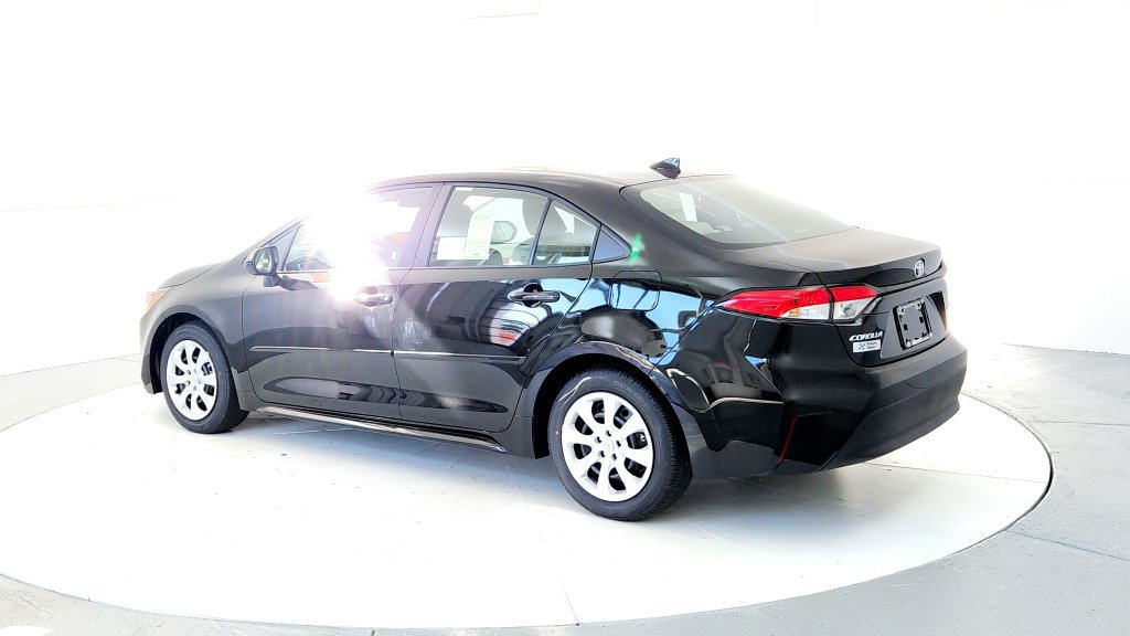 New 2027 Toyota Corolla LE FWD image 4
