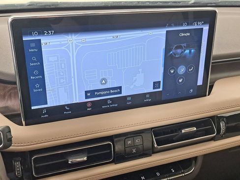 Certified 2022 Lincoln Nautilus Reserve AWD/4WD image 27