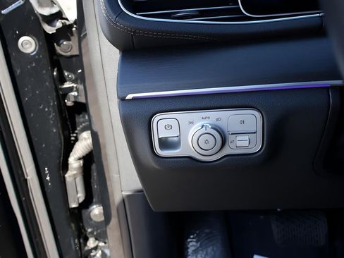 Certified 2024 Mercedes-Benz GLS 450 4MATIC image 38