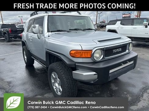 Used 2007 Toyota FJ Cruiser 4WD image 2