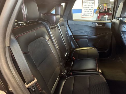 Used 2025 Ford Escape ST-Line AWD/4WD image 28