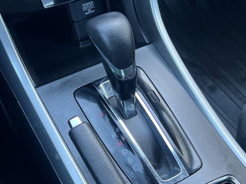 Used 2013 Honda Accord LX image 22