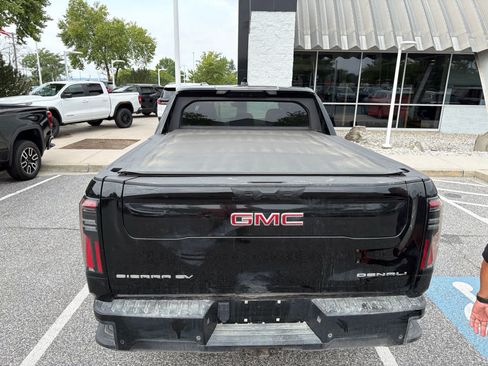 Used 2026 GMC Sierra EV Denali AWD/4WD image 8