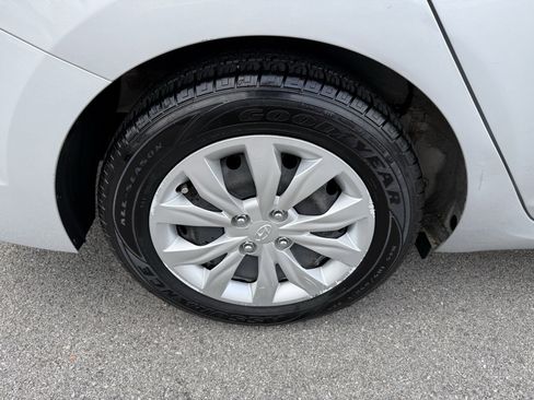 Used 2021 Hyundai Accent SE image 10