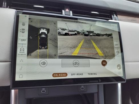 Used 2025 Land Rover Discovery Sport S image 20