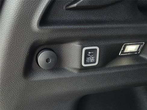 New 2025 Jeep Grand Cherokee L Altitude image 32