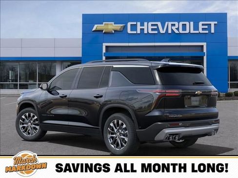 New 2025 Chevrolet Traverse LT w/ Sun and Wheel Package image 3