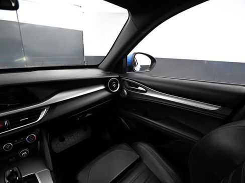 Used 2018 Alfa Romeo Stelvio Ti Sport image 19