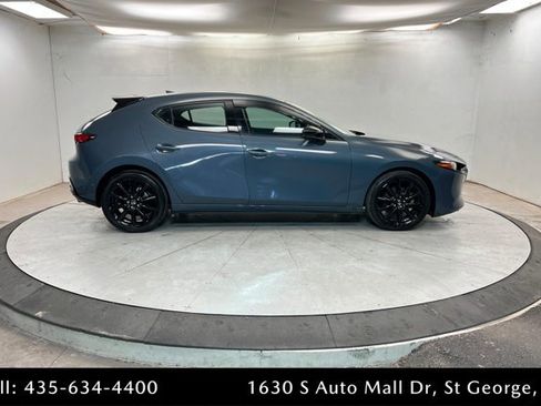 Used 2021 MAZDA MAZDA3 Hatchback w/Premium Plus Pkg image 6