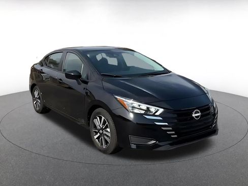 Used 2025 Nissan Versa SV FWD image 3