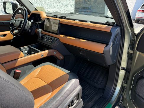 Used 2022 Land Rover Defender 90 X AWD/4WD image 26