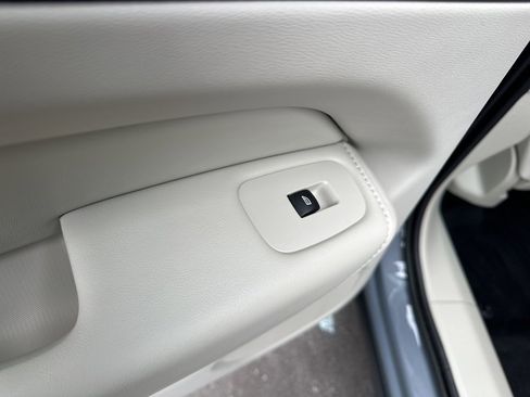 Used 2023 Volvo XC60 T8 Plus image 51