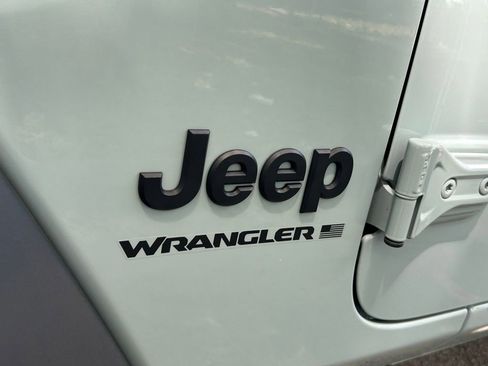 Certified 2023 Jeep Wrangler Sport AWD/4WD image 19