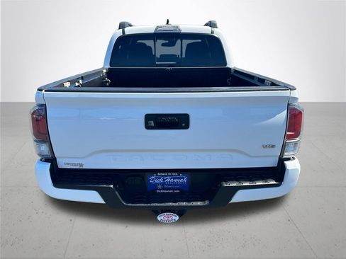 Used 2022 Toyota Tacoma TRD Sport AWD/4WD image 8
