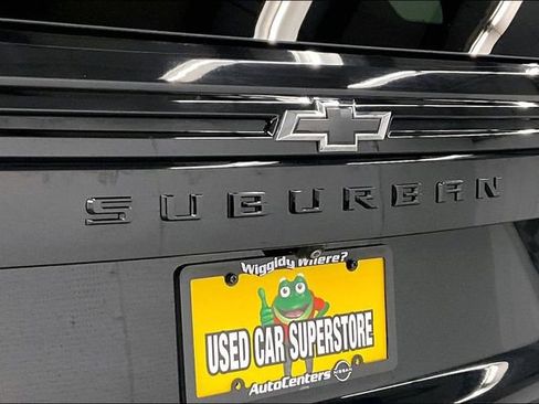 Used 2024 Chevrolet Suburban Z71 image 9