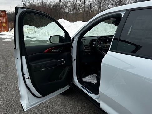 New 2026 Chevrolet Traverse Z71 w/ Driver Confidence Package image 17