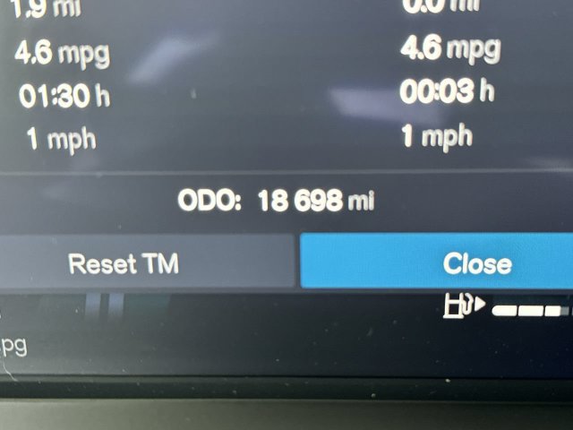 Used 2025 Volvo XC60 B5 Plus AWD/4WD image 12