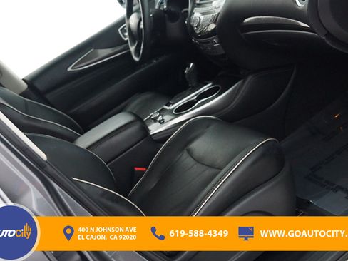 Used 2020 INFINITI QX60 Luxe w/ Essential Package FWD image 8