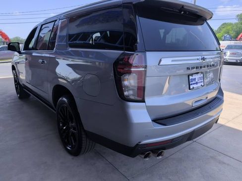 Used 2024 Chevrolet Suburban High Country AWD/4WD image 7