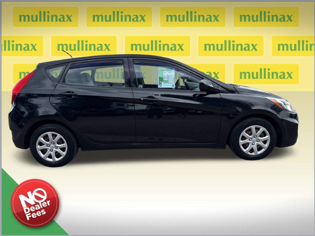 Used 2014 Hyundai Accent GS FWD image 2