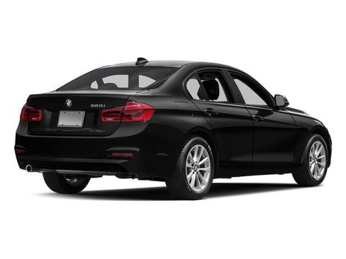 Used 2017 BMW 320i Sedan RWD image 2