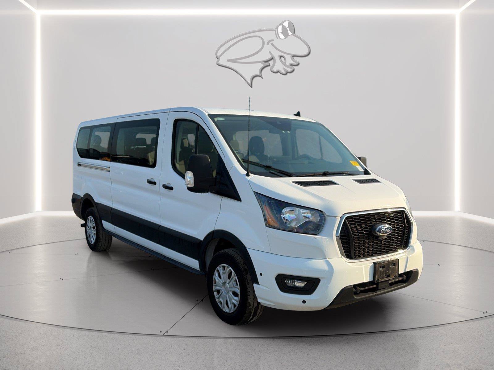 Used 2024 Ford Transit 350 XLT RWD image 7
