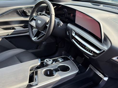 Used 2024 Cadillac Lyriq Sport RWD image 8