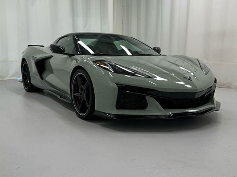 Used 2024 Chevrolet Corvette E-Ray w/ Stealth Interior Trim Package AWD/4WD image 9