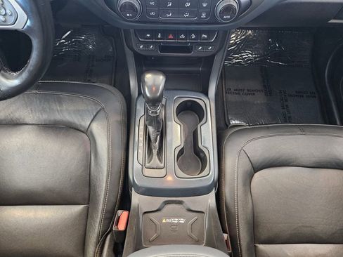 Used 2022 Chevrolet Colorado Z71 AWD/4WD image 19